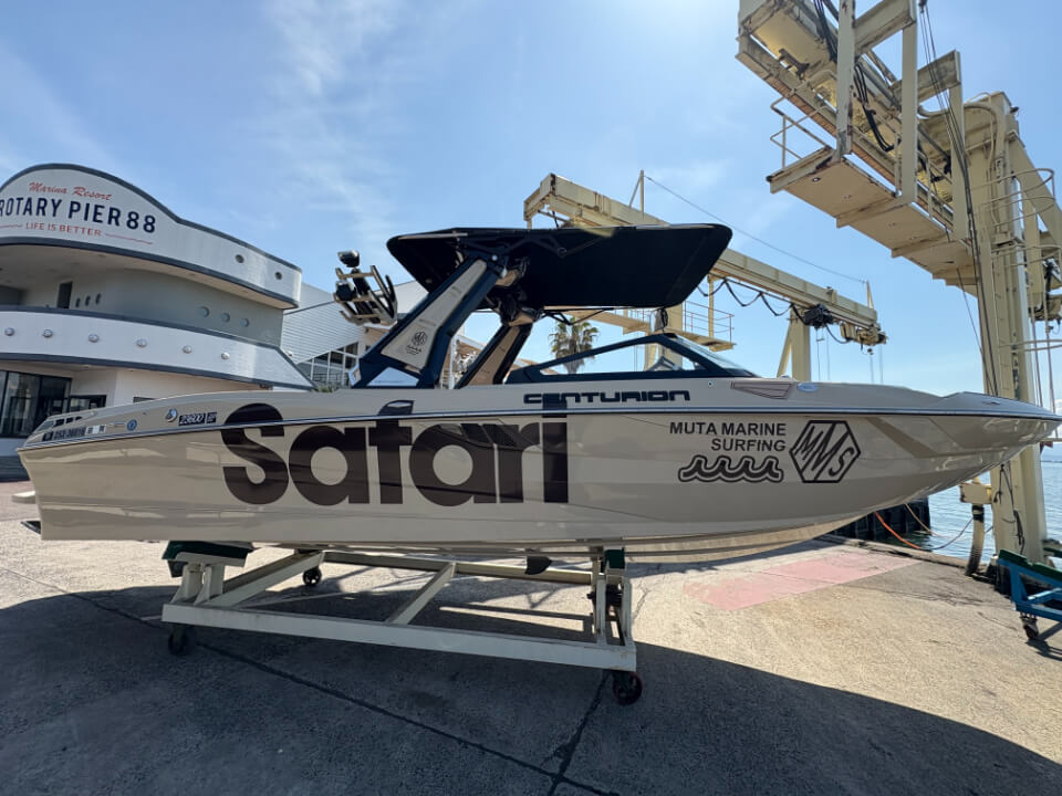 センチュリオンボート Fi25 2024年モデル mutaEdition 右舷全形写真
