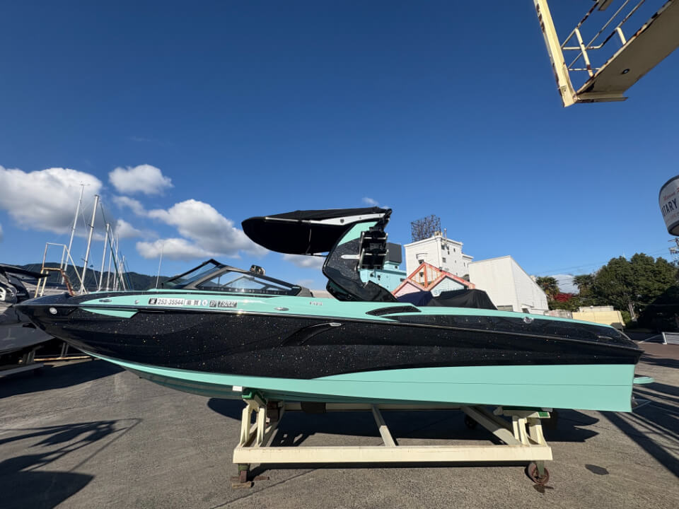 センチュリオンボート Fi25 左舷全形写真