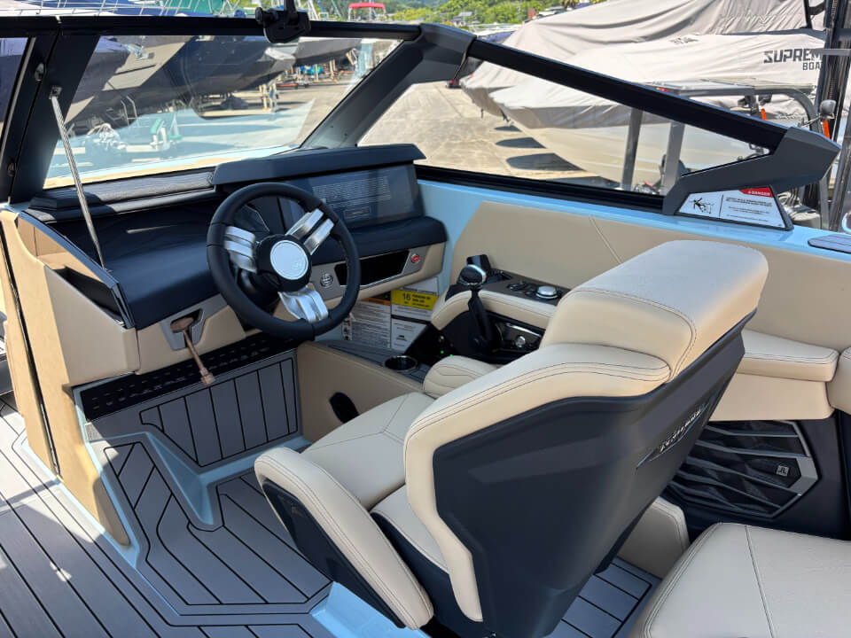 スーパーエアーノーティック G23 2026年モデル コックピット