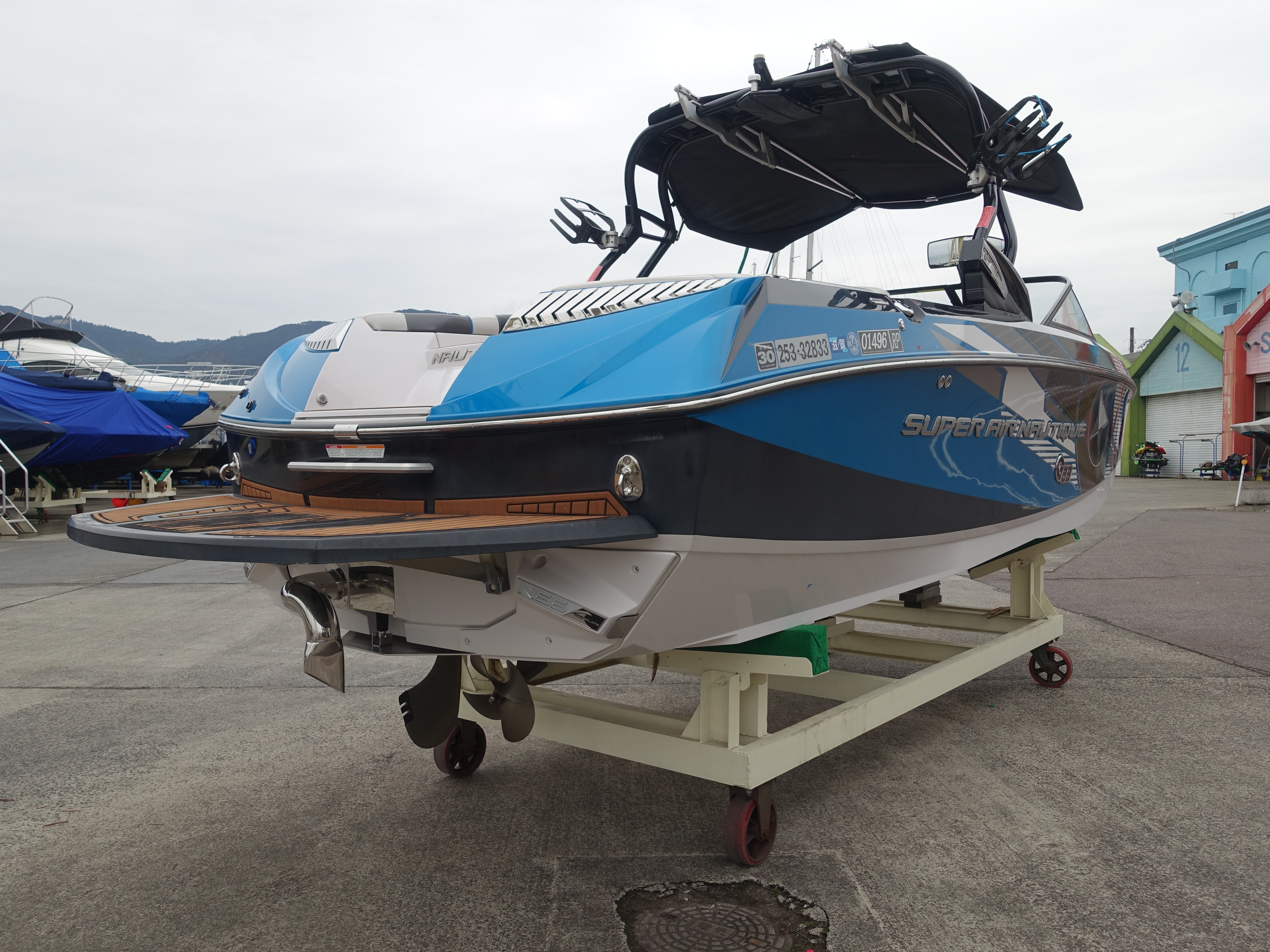 Nautique スキーボート ウェイクボード艇 ウェイクサーフィン