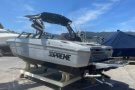 シュプリームボート S220 2023年モデル バックスタイル