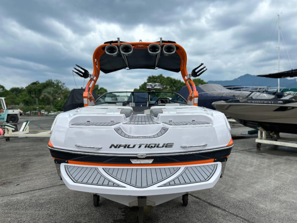 Super Air Nautique 230 2013model 後ろ側