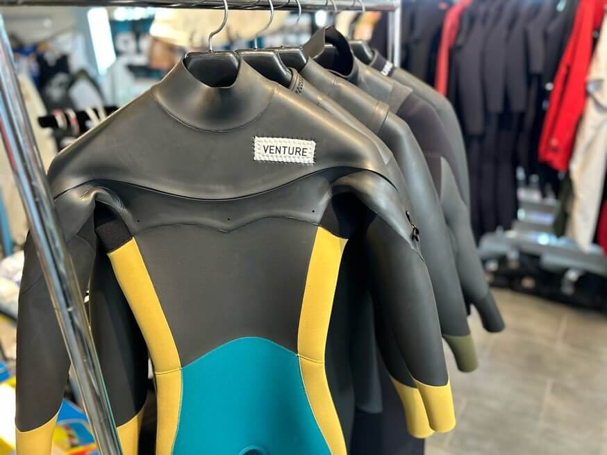 ウェットスーツ