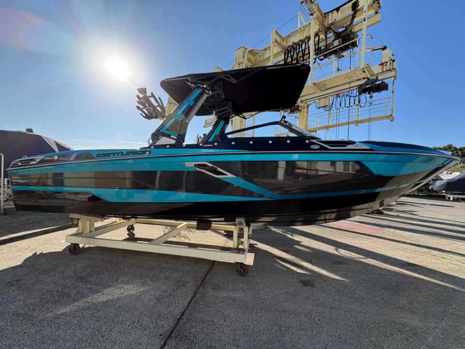 センチュリオンボート Ri265 2023年モデル 右舷全形写真