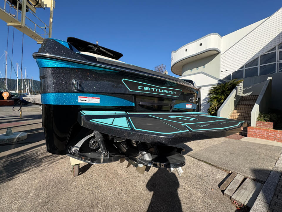 センチュリオンボート Ri265 2023年モデル 後ろ側