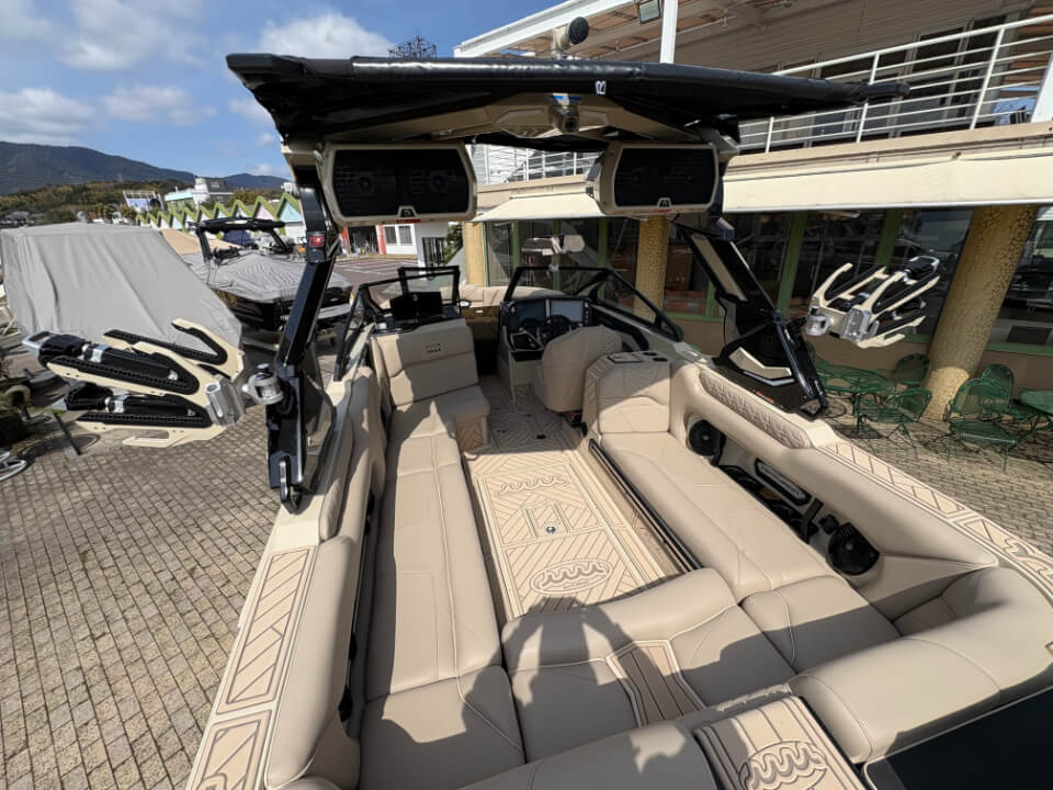 センチュリオン　Ri245　ムータデザイン　2026年モデル　メインフロアー