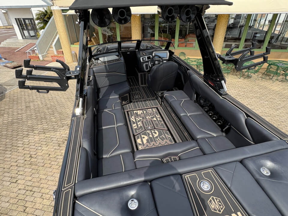 センチュリオン Nv243　ムータレオン　2026年モデル　メインフロアー