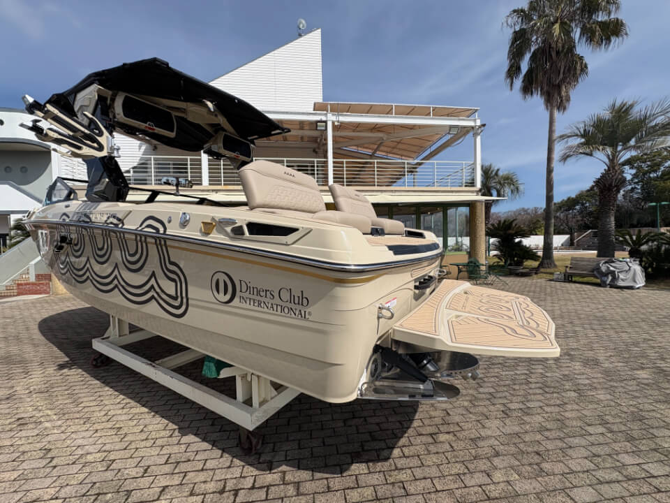 センチュリオン　Ri245　ムータデザイン　2026年モデル　バックスタイル