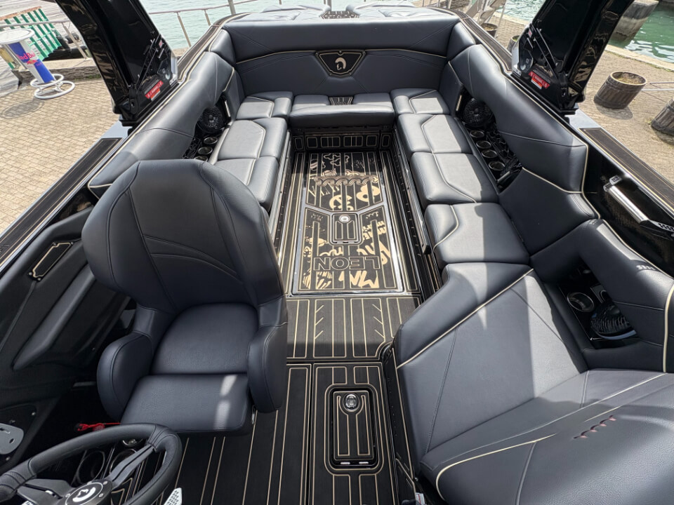 センチュリオン Nv243　ムータレオン　2026年モデル　メインフロアー