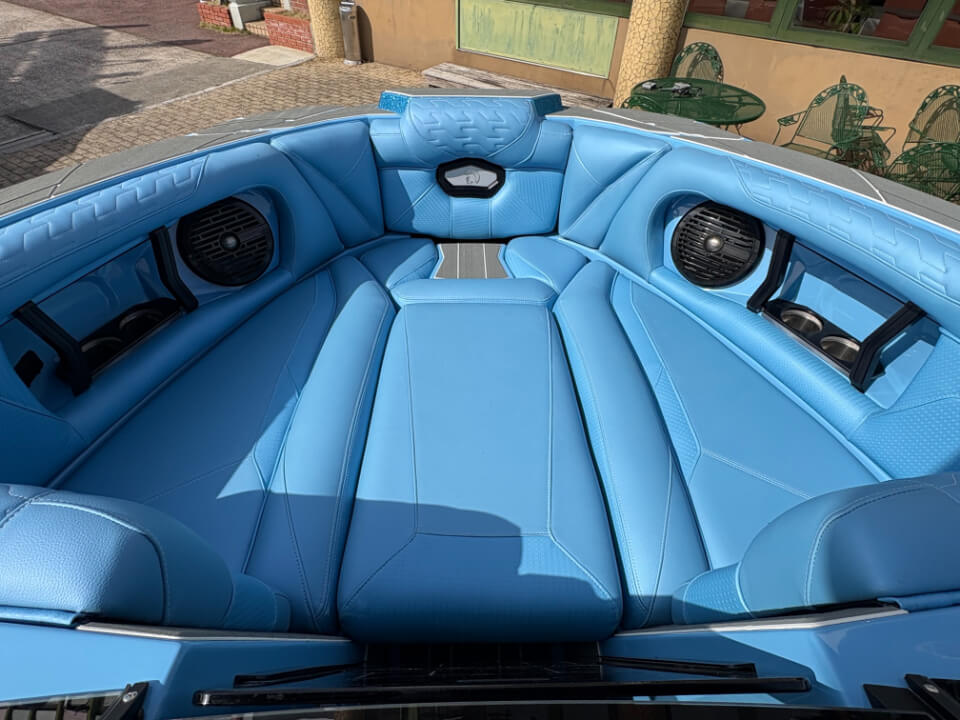 センチュリオン　Ri230　2026年モデル　バウ写真