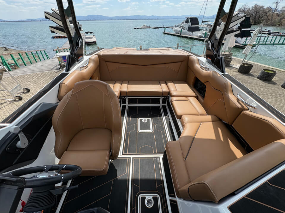 シュプリーム　ZS212　2022年モデル　メインフロアー