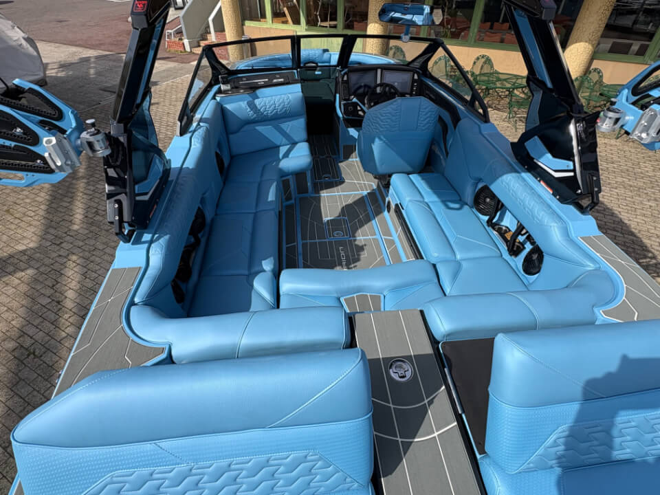 センチュリオン　Ri230　2026年モデル　メインフロアー