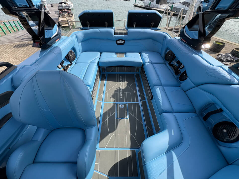 センチュリオン　Ri230　2026年モデル　メインフロアー