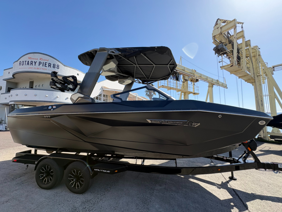 ノーティックボート G23 2026年モデル 右舷全形写真