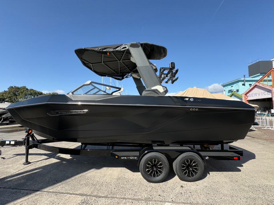 ノーティックボート G23 2026年モデル 左舷全形写真