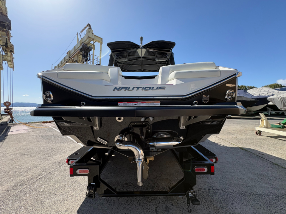 ノーティックボート G23 2026年モデル 後ろ側