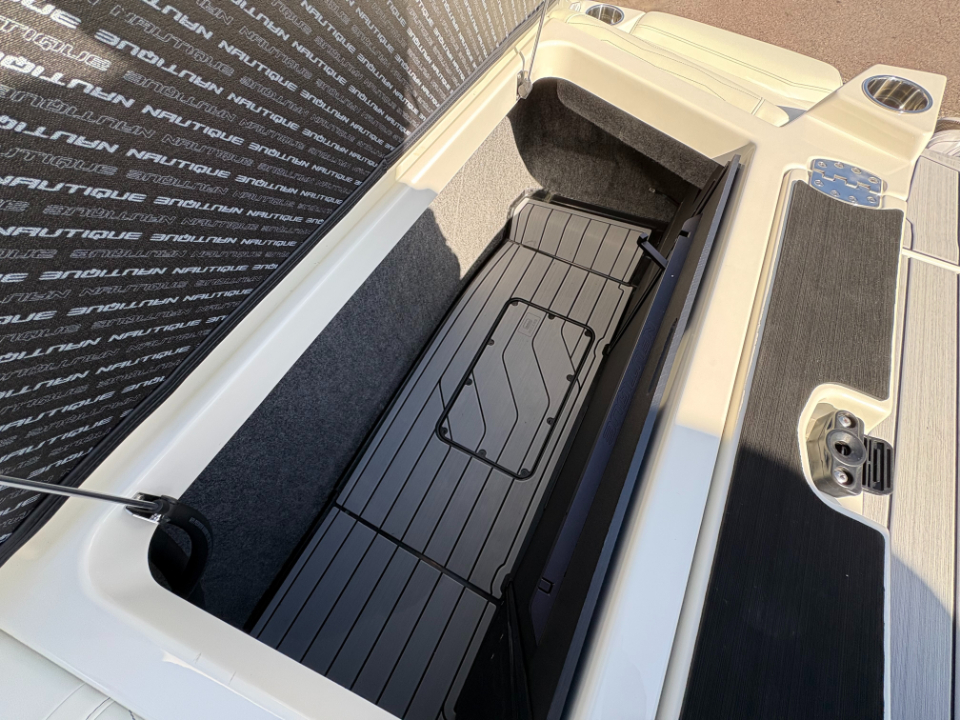 ノーティックボート G23 2026年モデル 収納