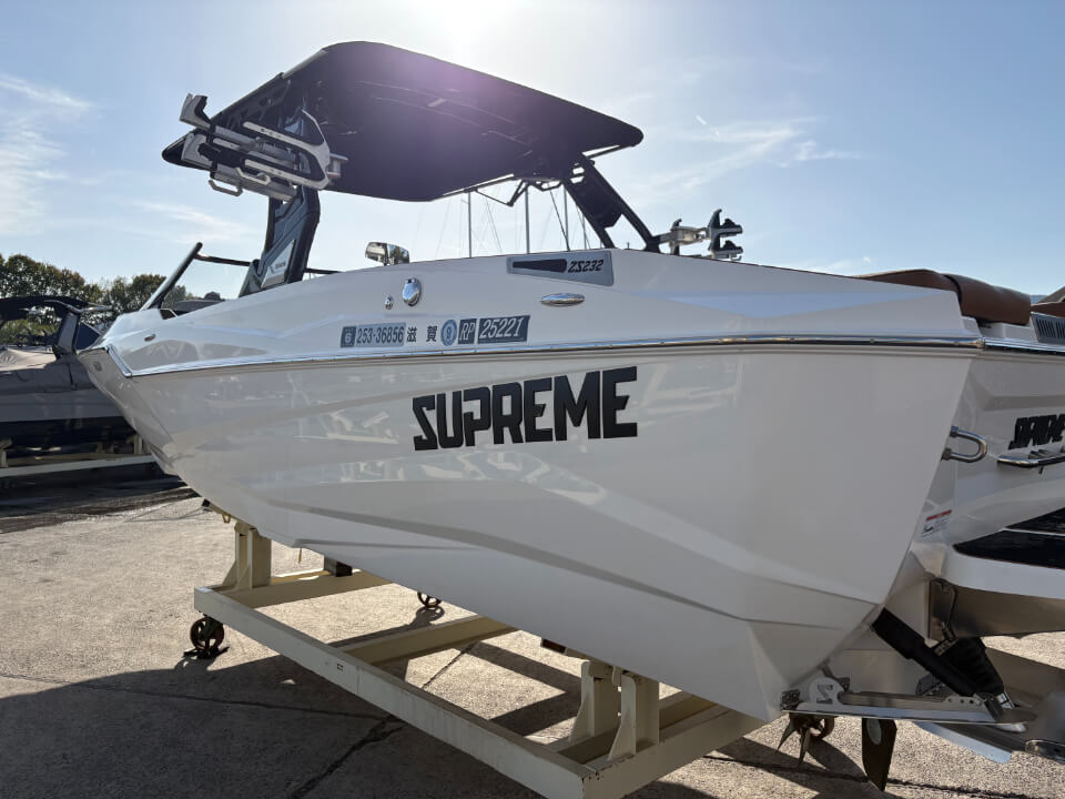 supreme zs232 2023model　バックスタイル
