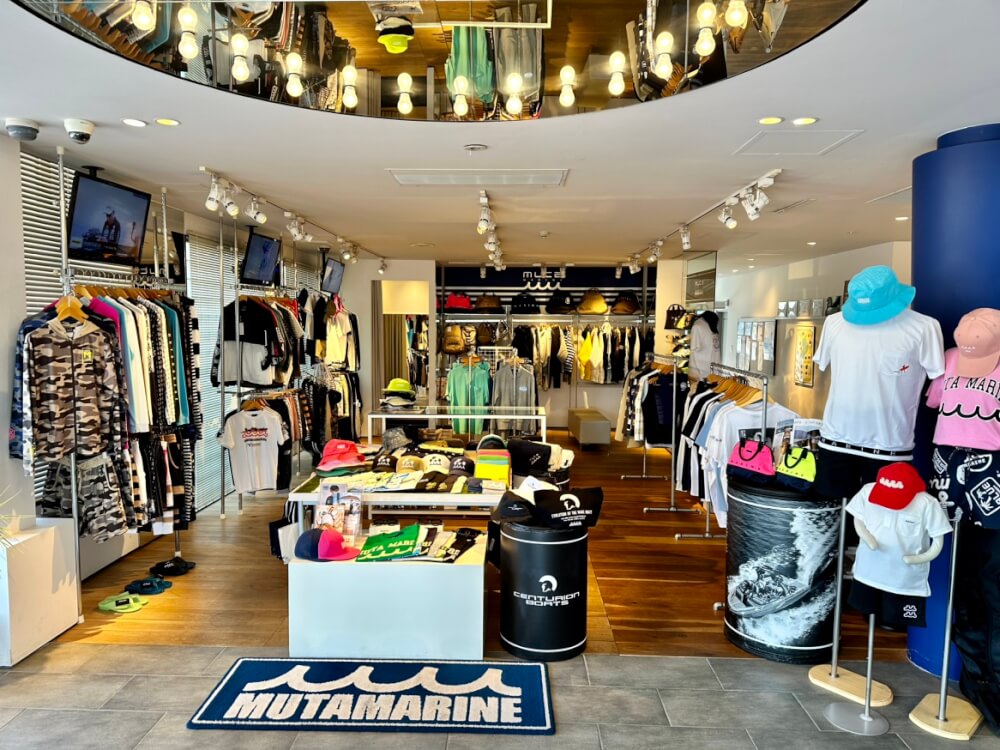 muta marine biwako　店内