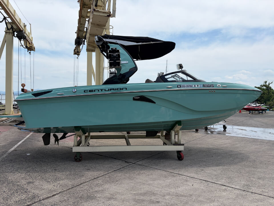 センチュリオン Vi22 2020年右舷全形写真