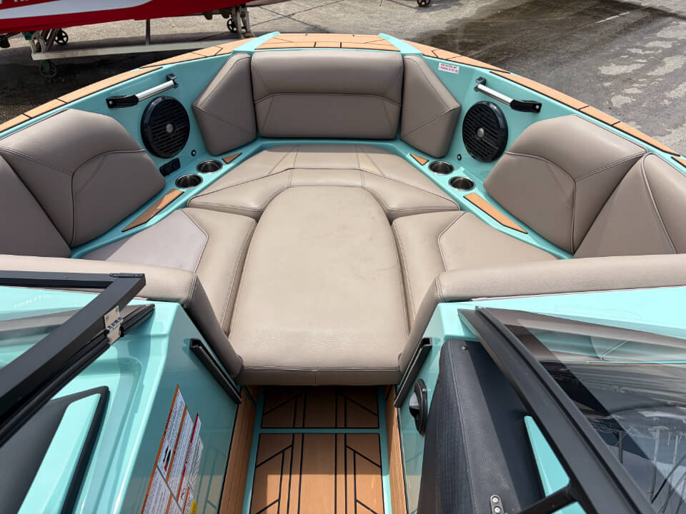センチュリオン Vi22 2020年モデルバウ写真